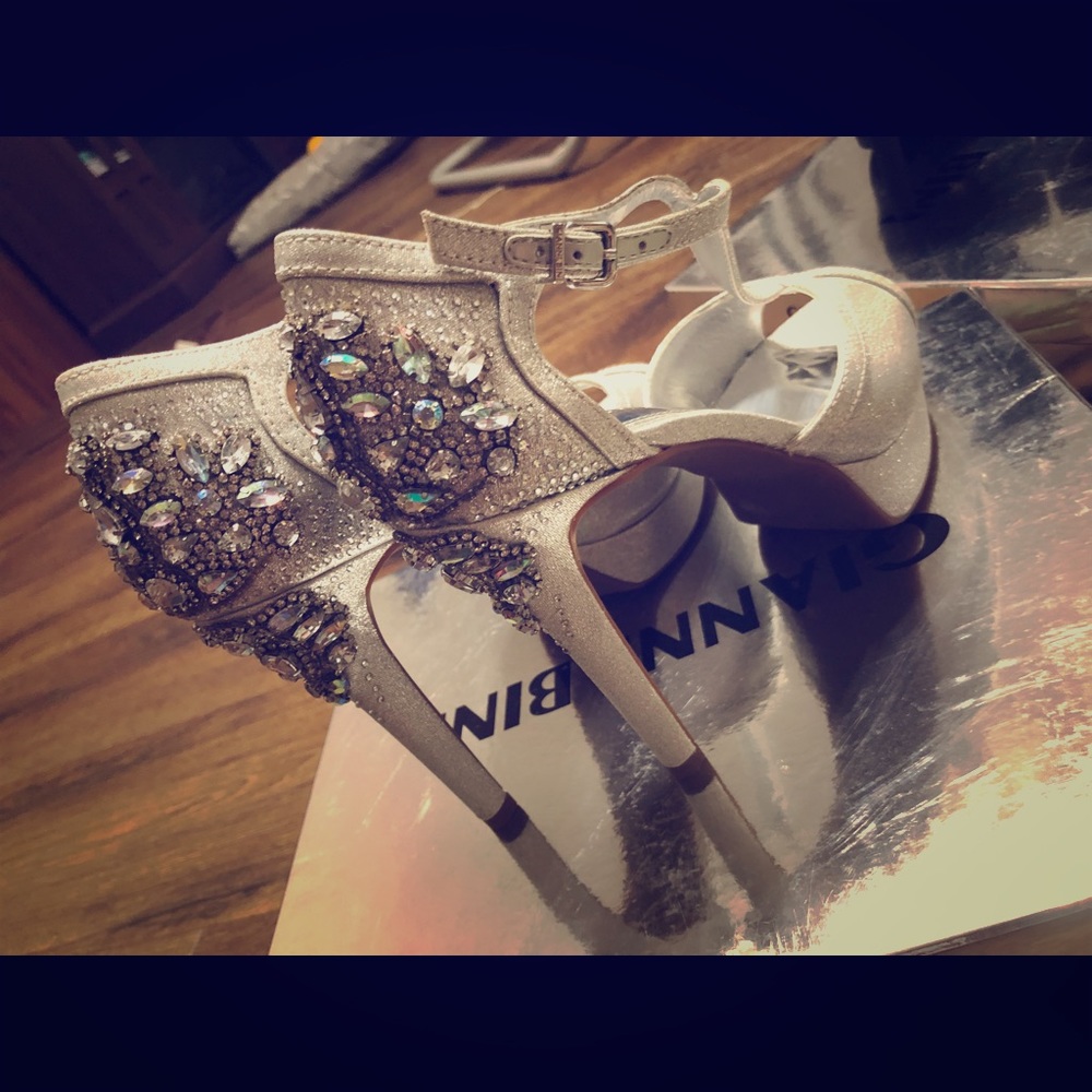 Gianni Bini Pumps